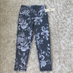 NWT Gray floral cropped leggings
